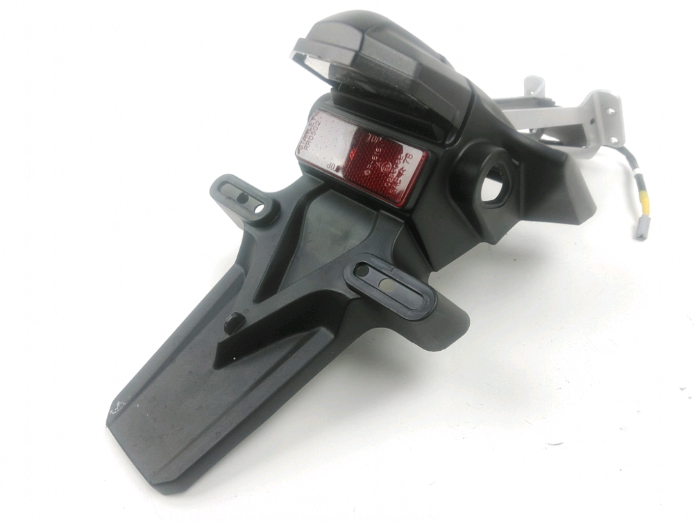 SUPPORT DE PLAQUE ET ECLAIRAGE