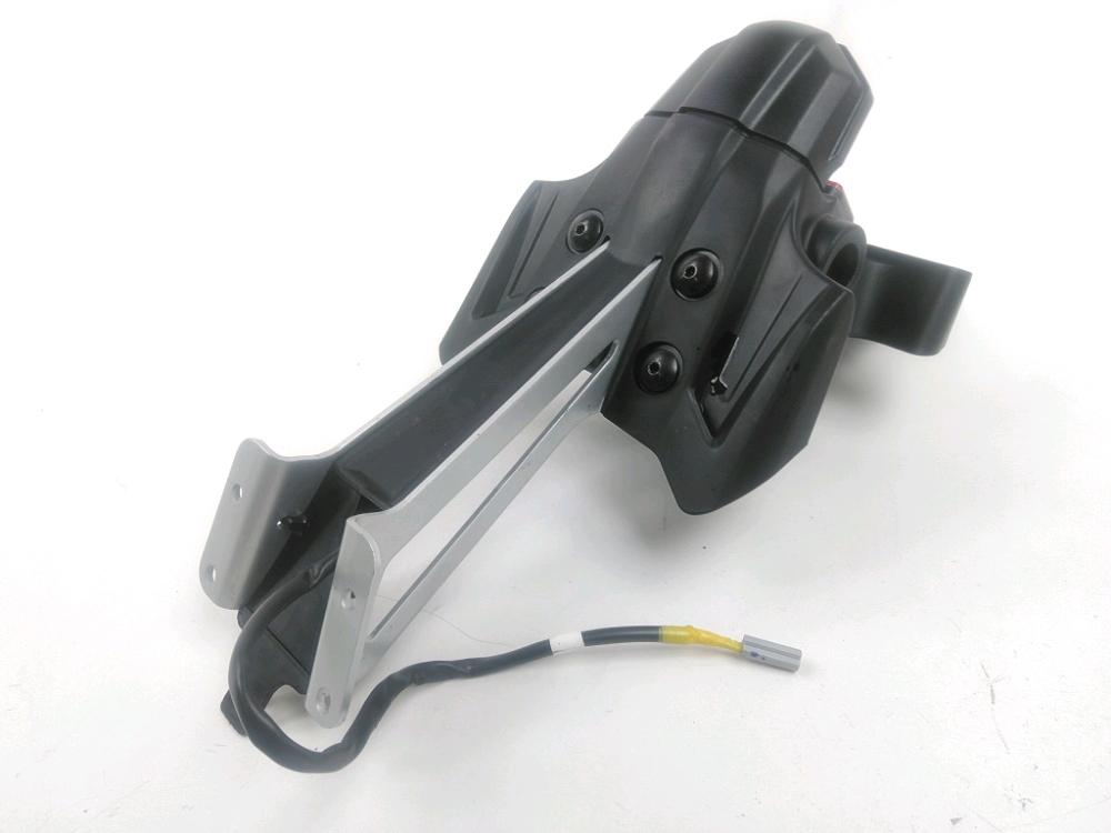 SUPPORT DE PLAQUE ET ECLAIRAGE