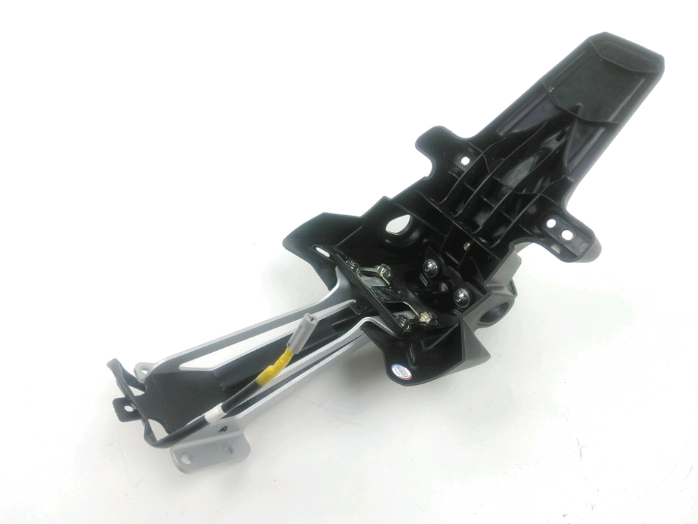 SUPPORT DE PLAQUE ET ECLAIRAGE