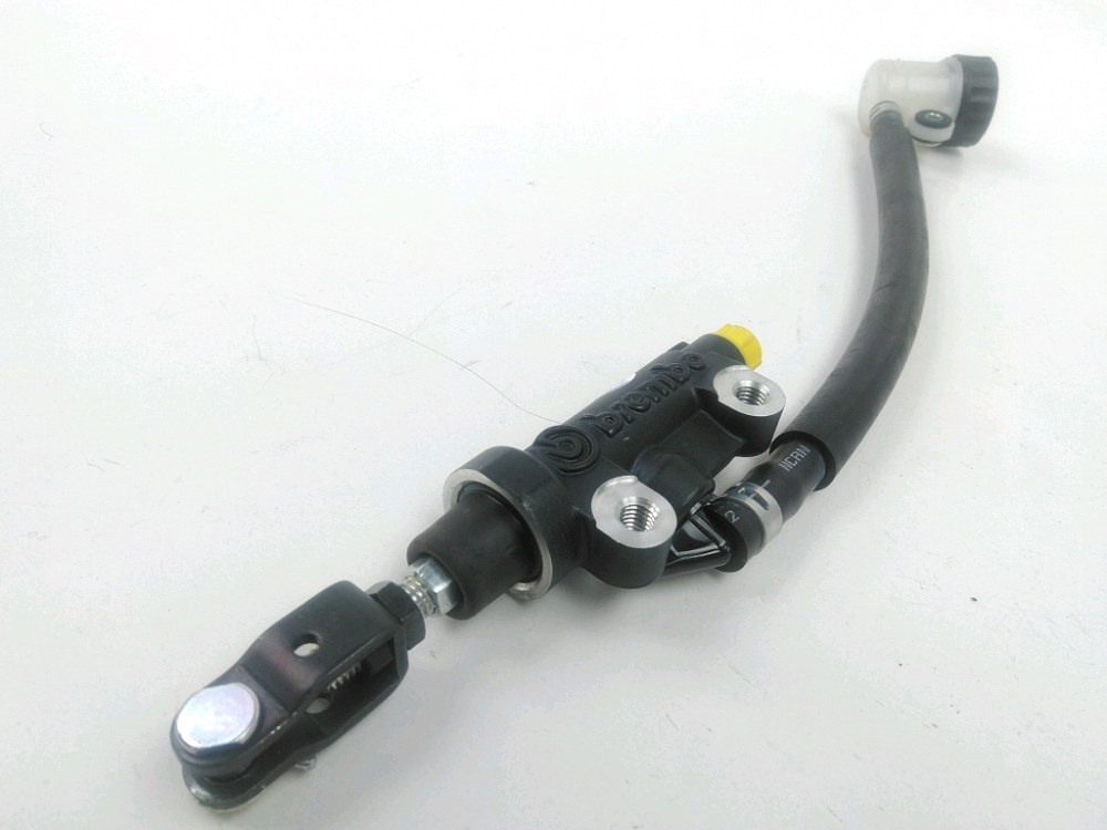 MAITRE CYLINDRE FREIN AR COMPLET