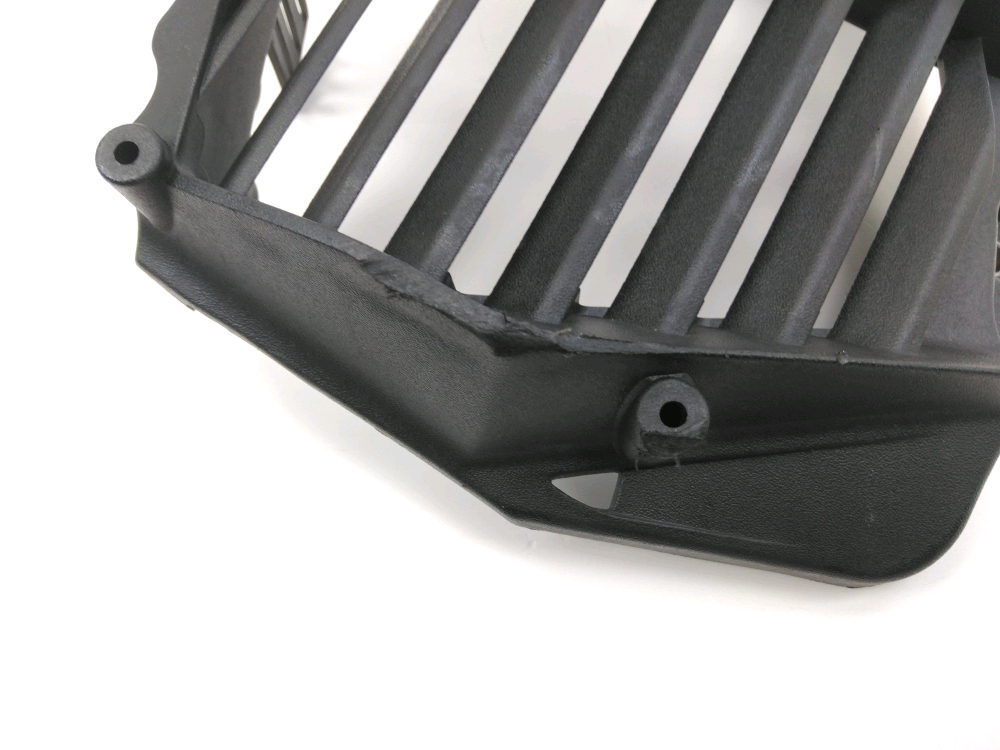 GRILLE DE RADIATEUR