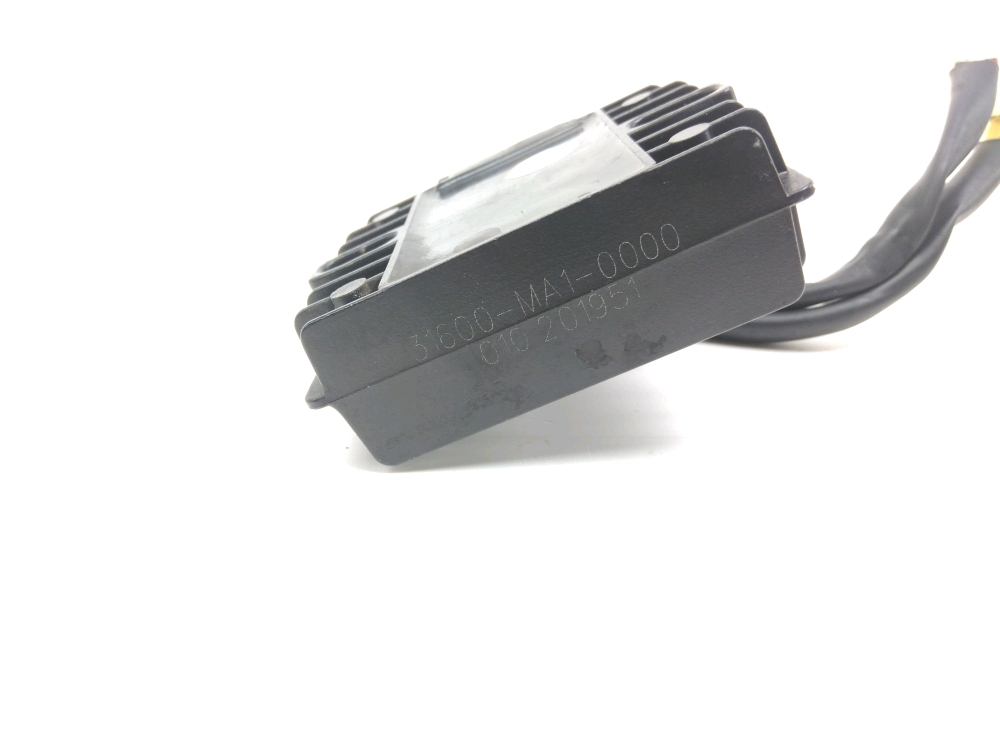 REGULATEUR DE TENSION