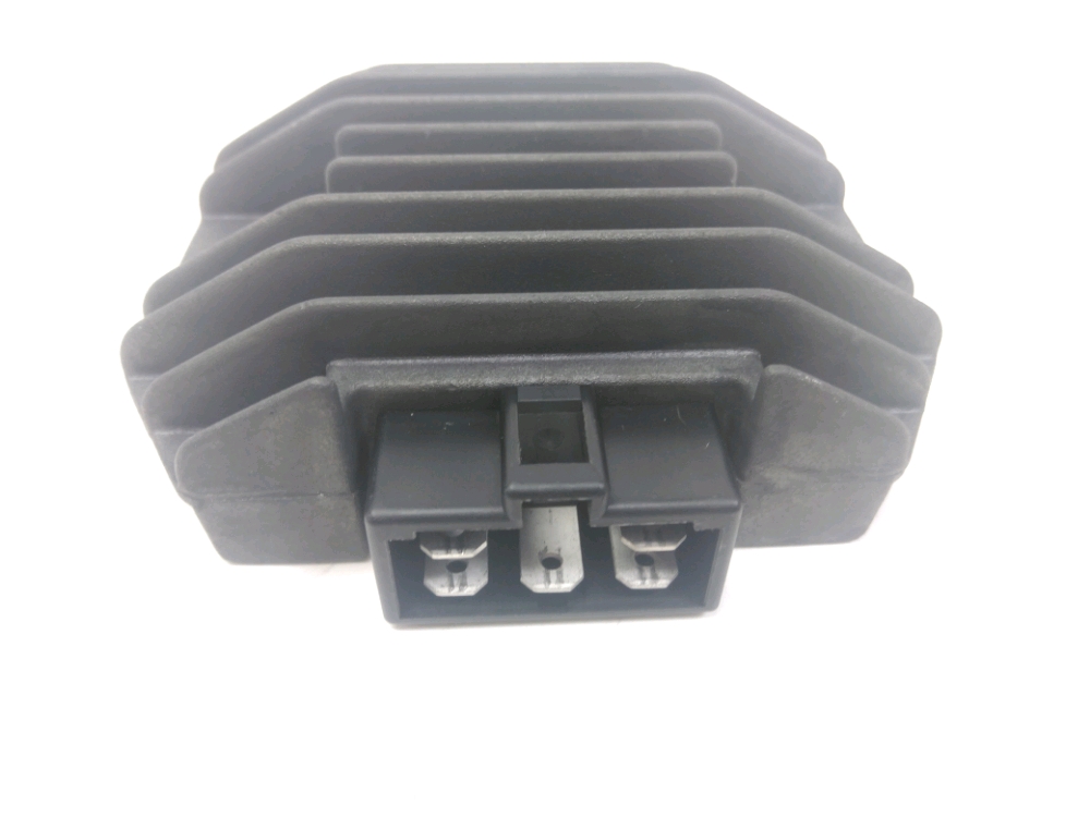 REGULATEUR DE TENSION