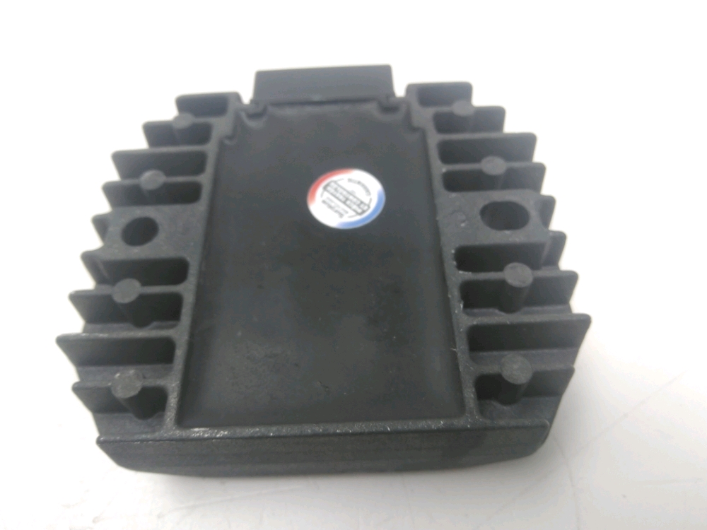REGULATEUR DE TENSION
