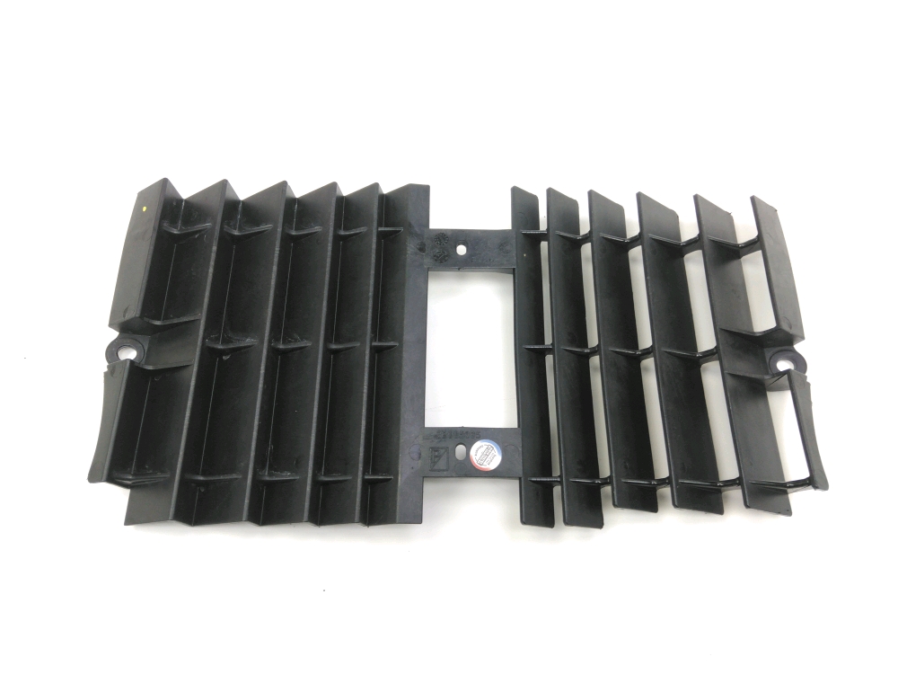 GRILLE DE RADIATEUR