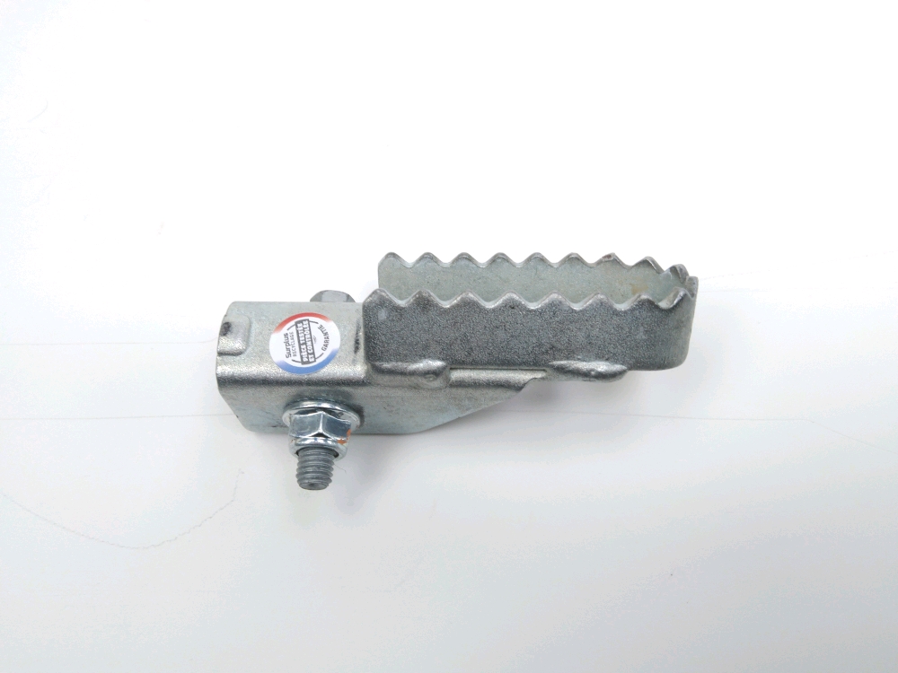 Repose pieds avant gauche