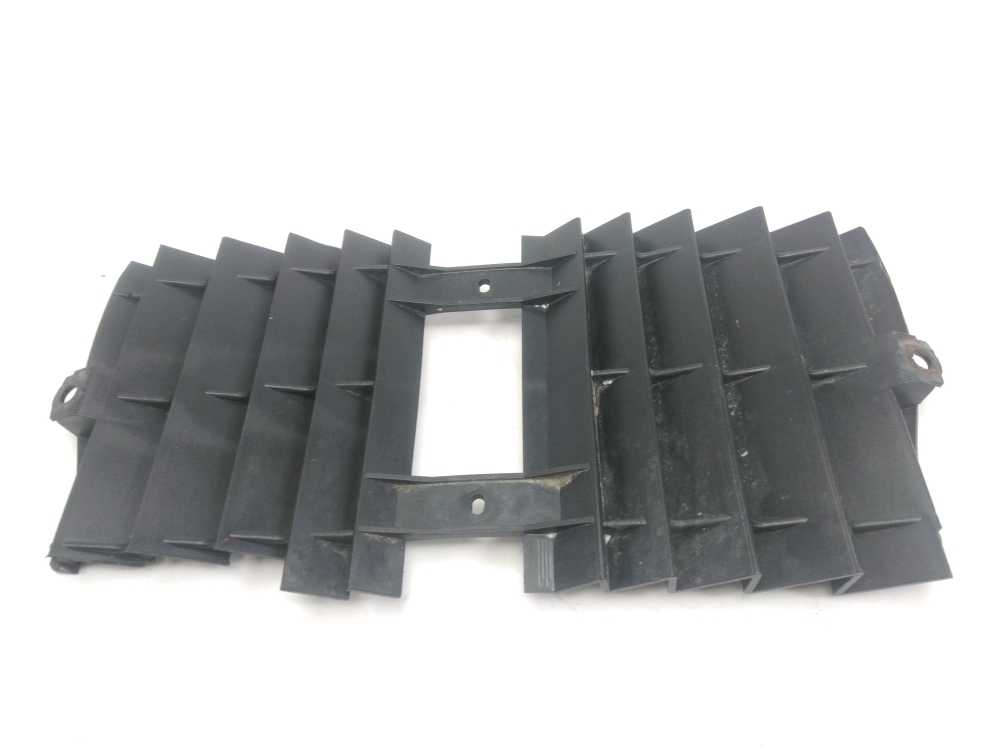 GRILLE DE RADIATEUR