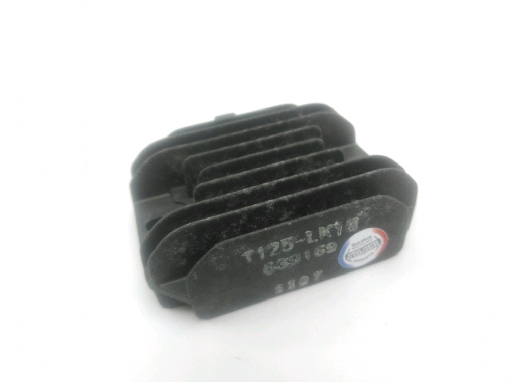 REGULATEUR DE TENSION