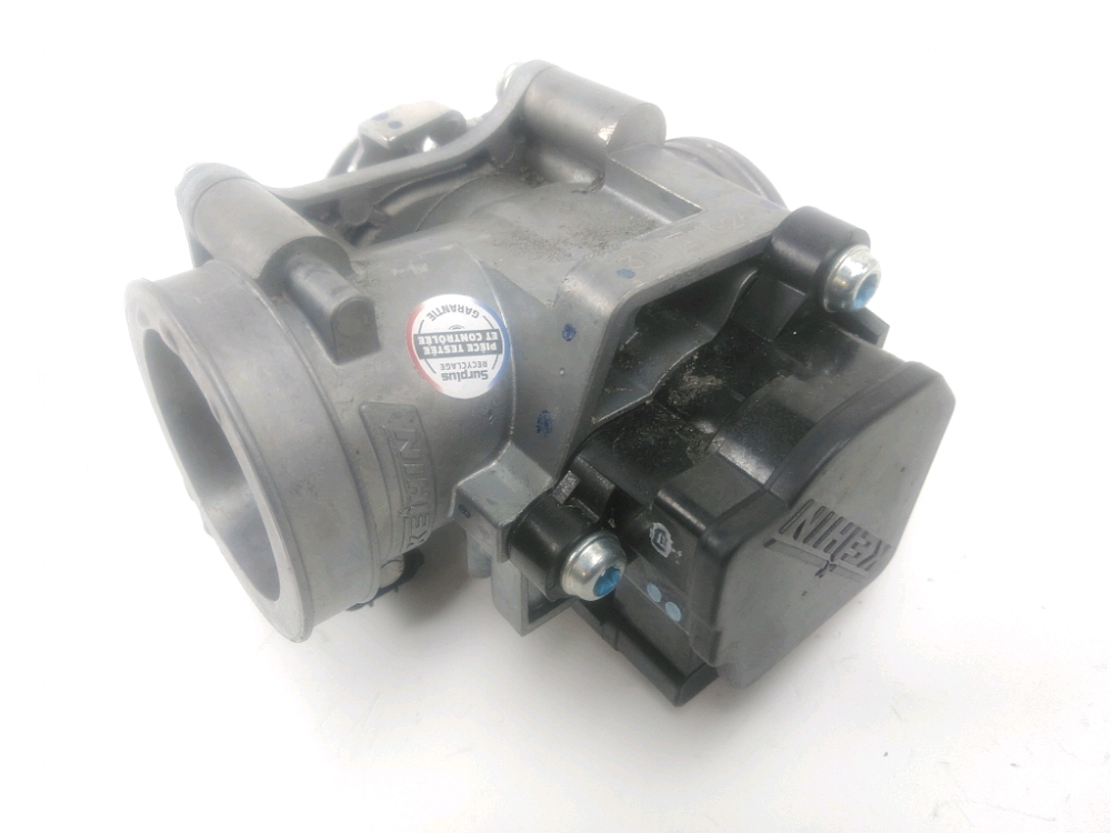 Corps d'injection droit