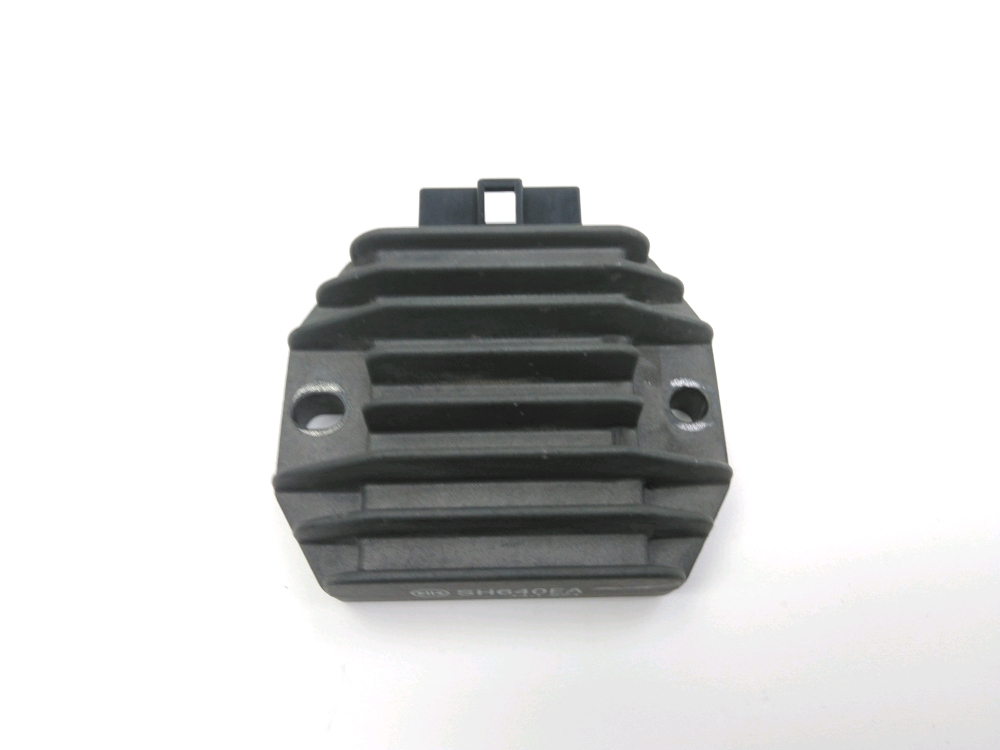 REGULATEUR DE TENSION