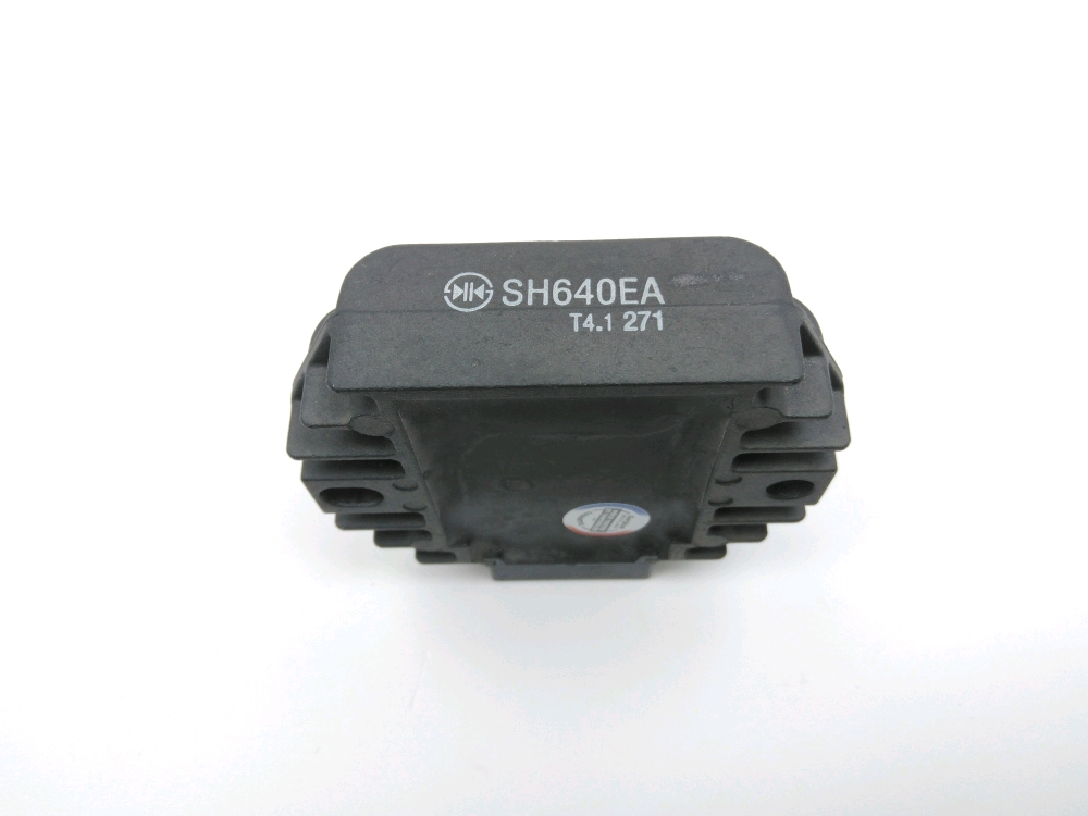 REGULATEUR DE TENSION