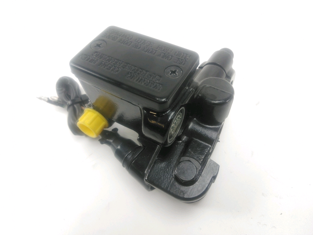 MAITRE CYLINDRE FREIN AR COMPLET