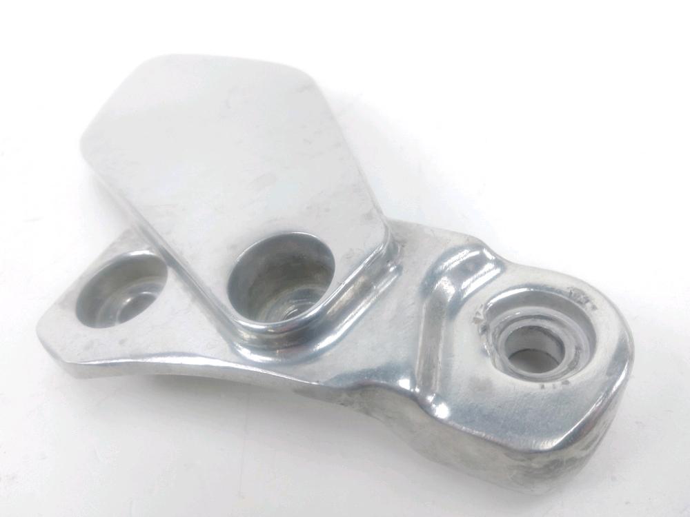 Platine avant droite