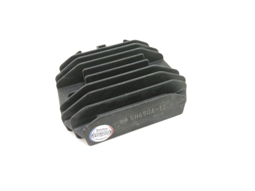 REGULATEUR DE TENSION