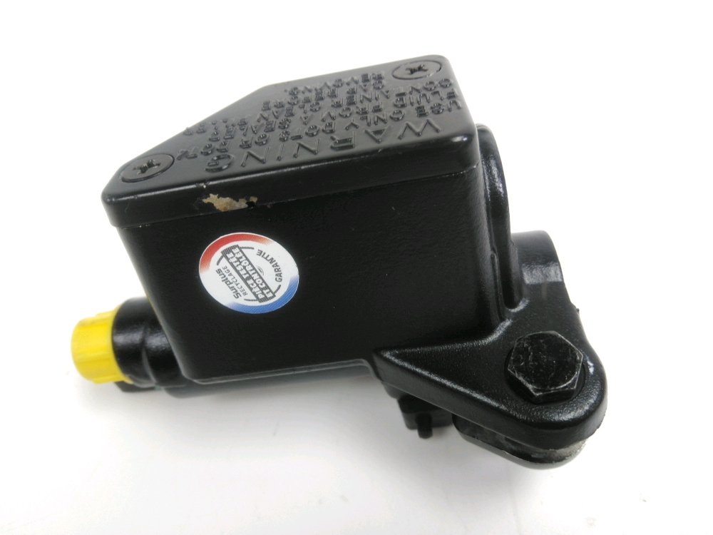 MAITRE CYLINDRE FREIN AV COMPLET