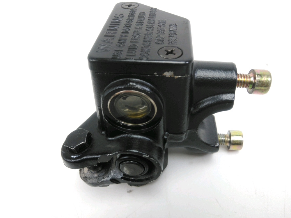 MAITRE CYLINDRE FREIN AV COMPLET