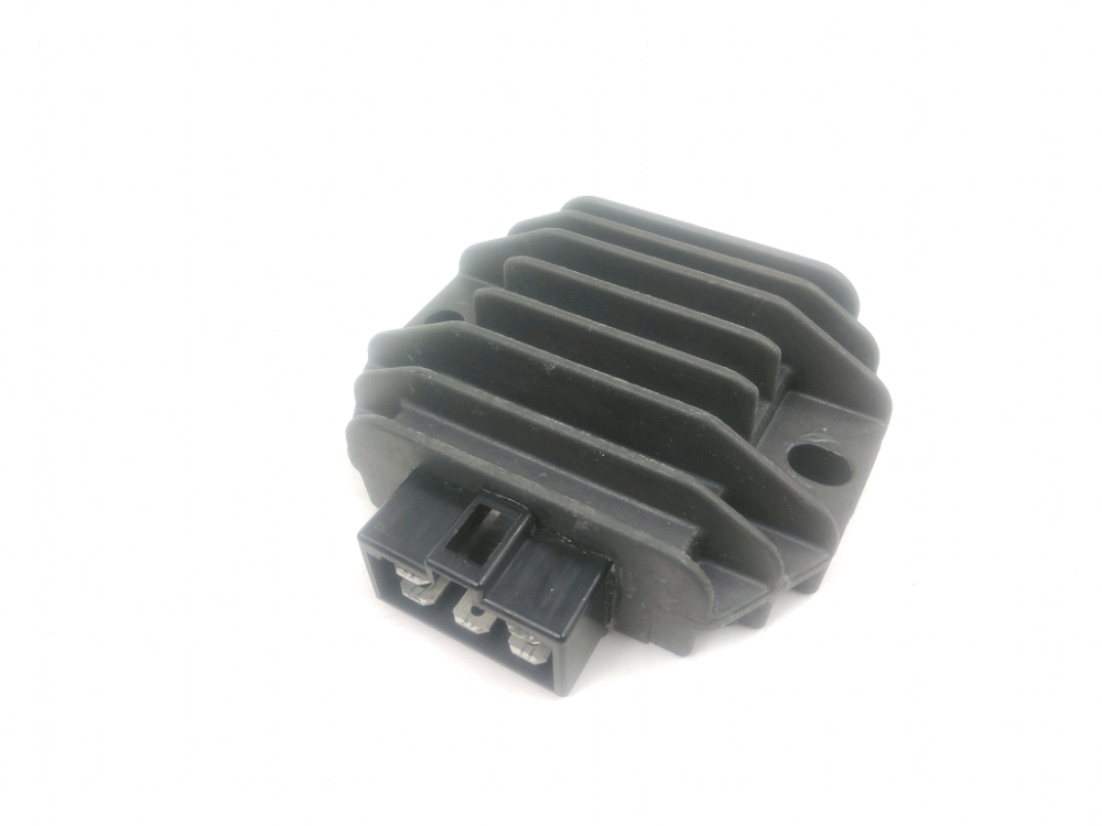 REGULATEUR DE TENSION