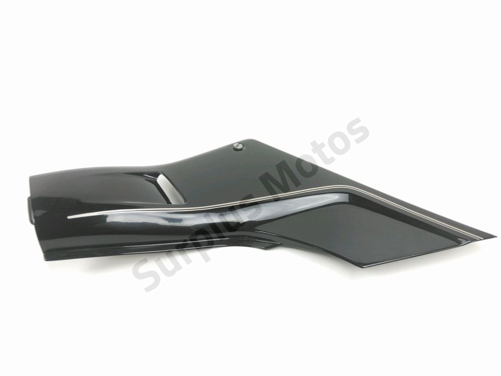 Cache lateral gauche