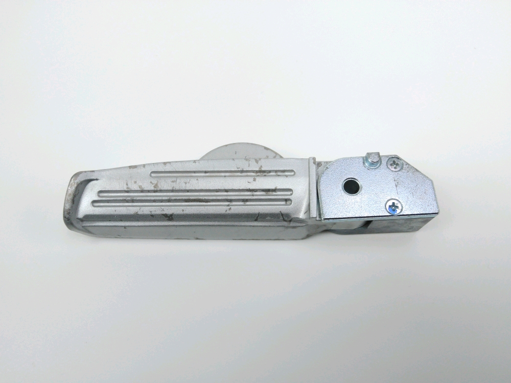 Repose pieds arriere gauche