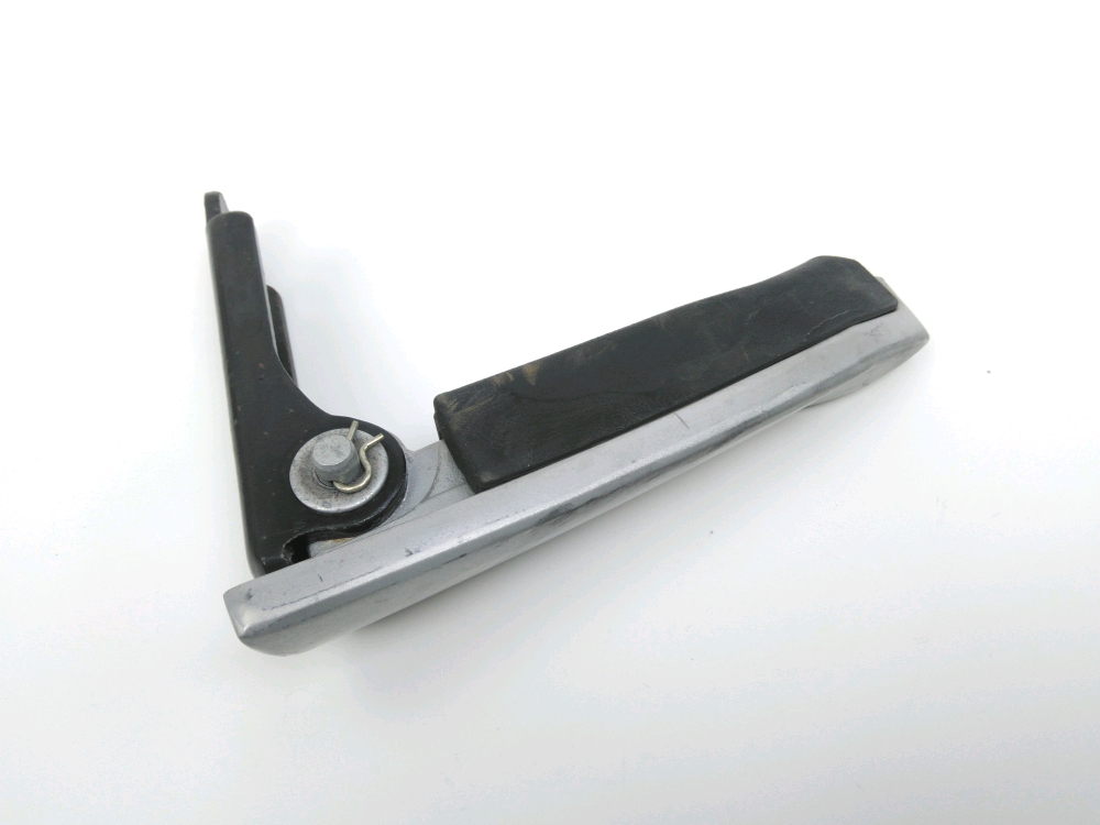 Repose pieds arriere gauche