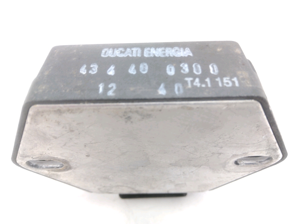 REGULATEUR DE TENSION