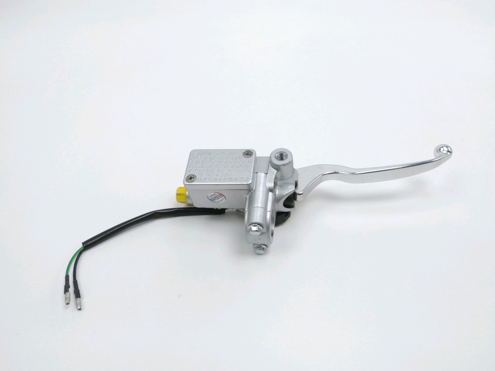 MAITRE CYLINDRE FREIN AV COMPLET