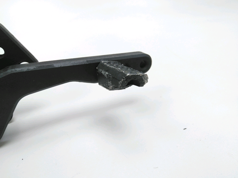 PLATINE AVANT DROITE