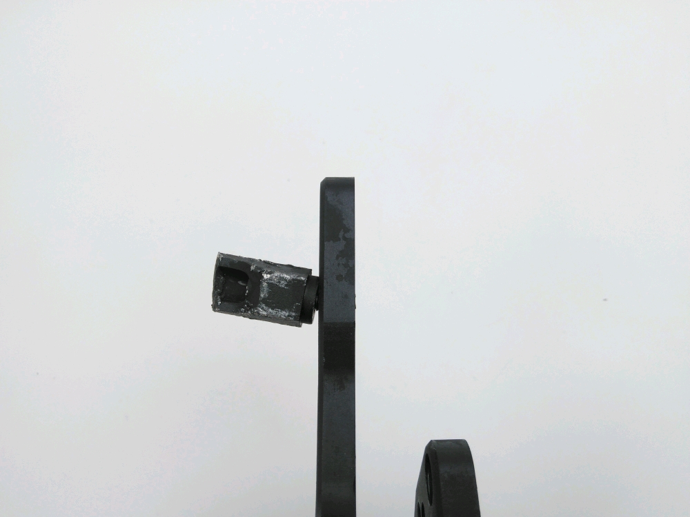 PLATINE AVANT DROITE