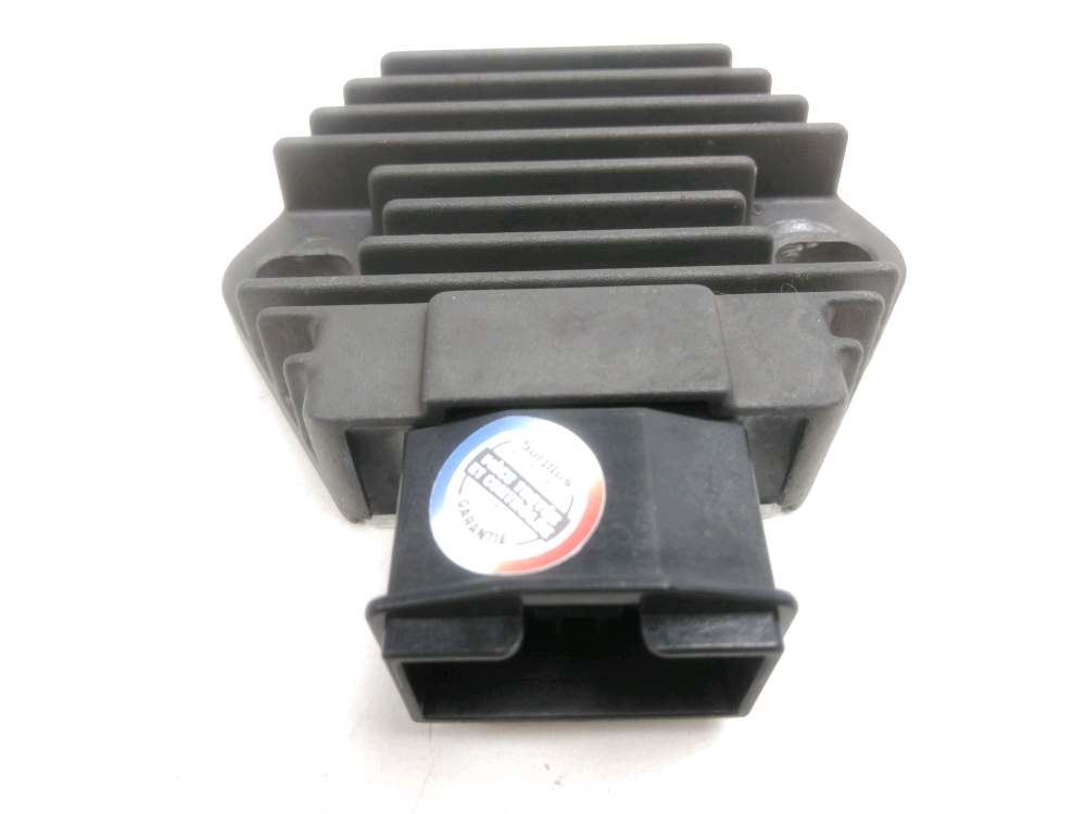 REGULATEUR DE TENSION