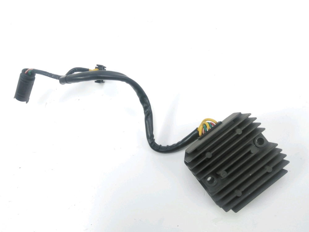 REGULATEUR DE TENSION
