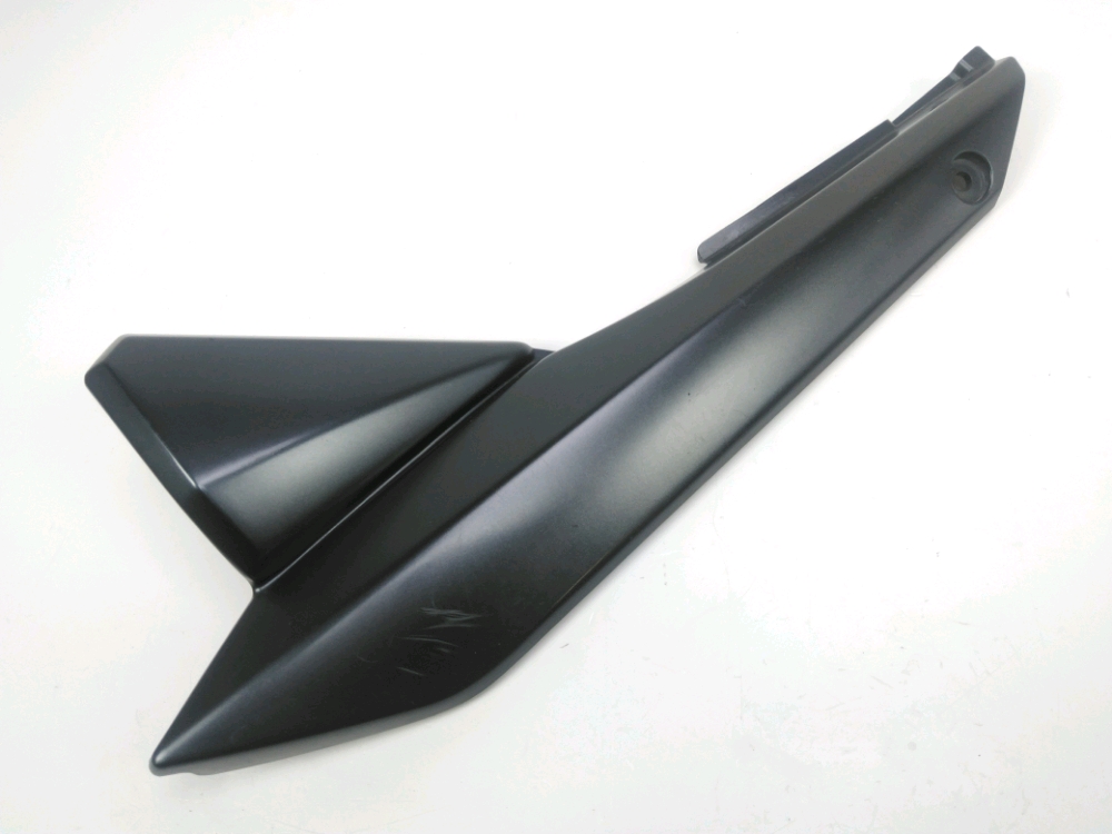 CACHE LATERAL GAUCHE