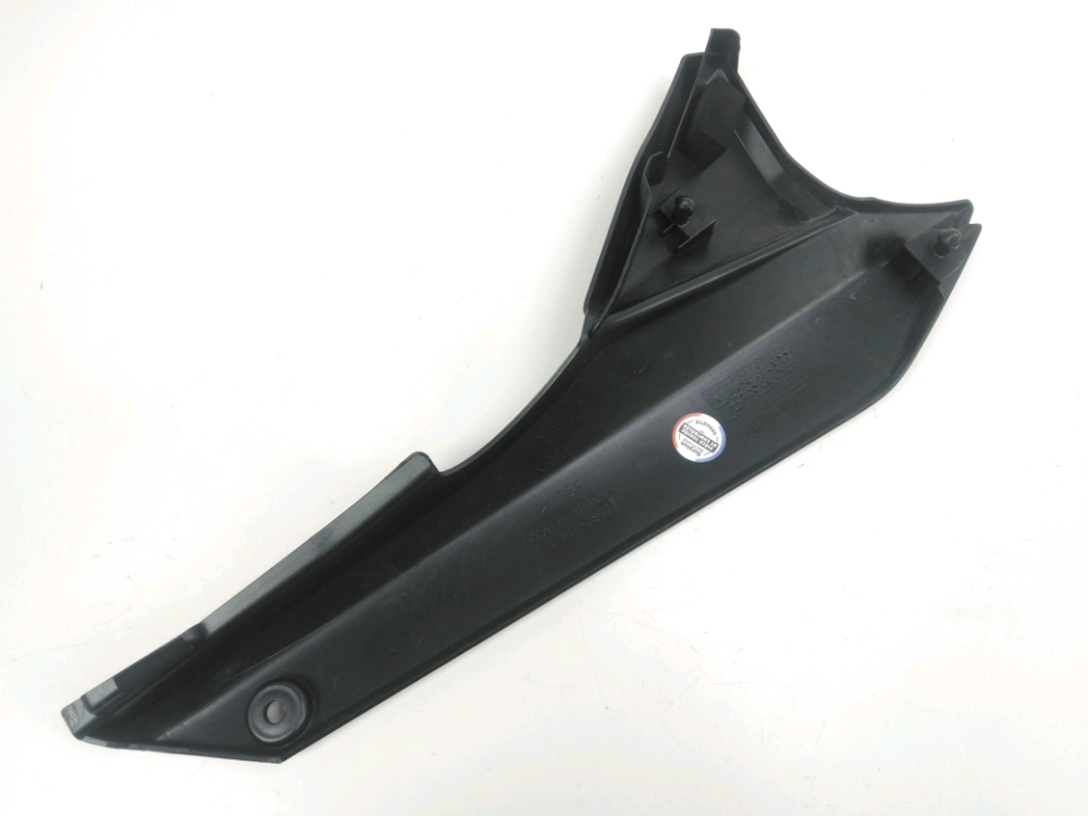 CACHE LATERAL GAUCHE