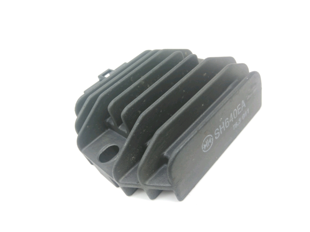 REGULATEUR DE TENSION