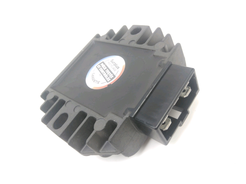 REGULATEUR DE TENSION
