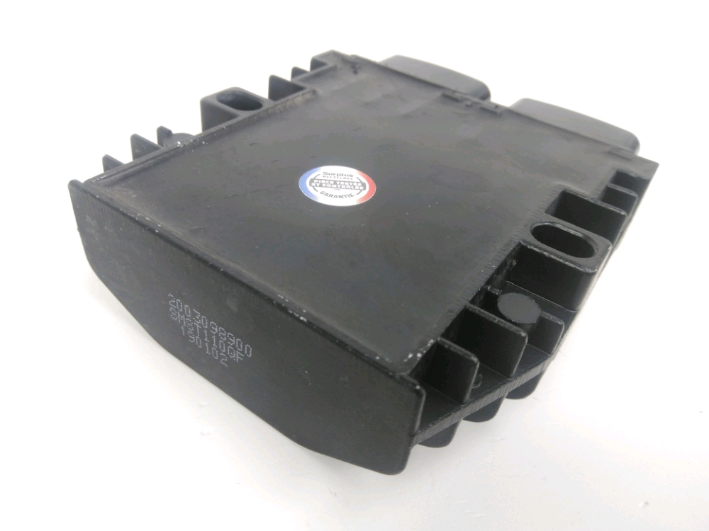 REGULATEUR DE TENSION