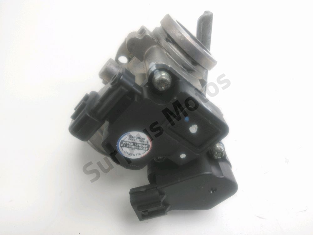 Corps d'injection droit