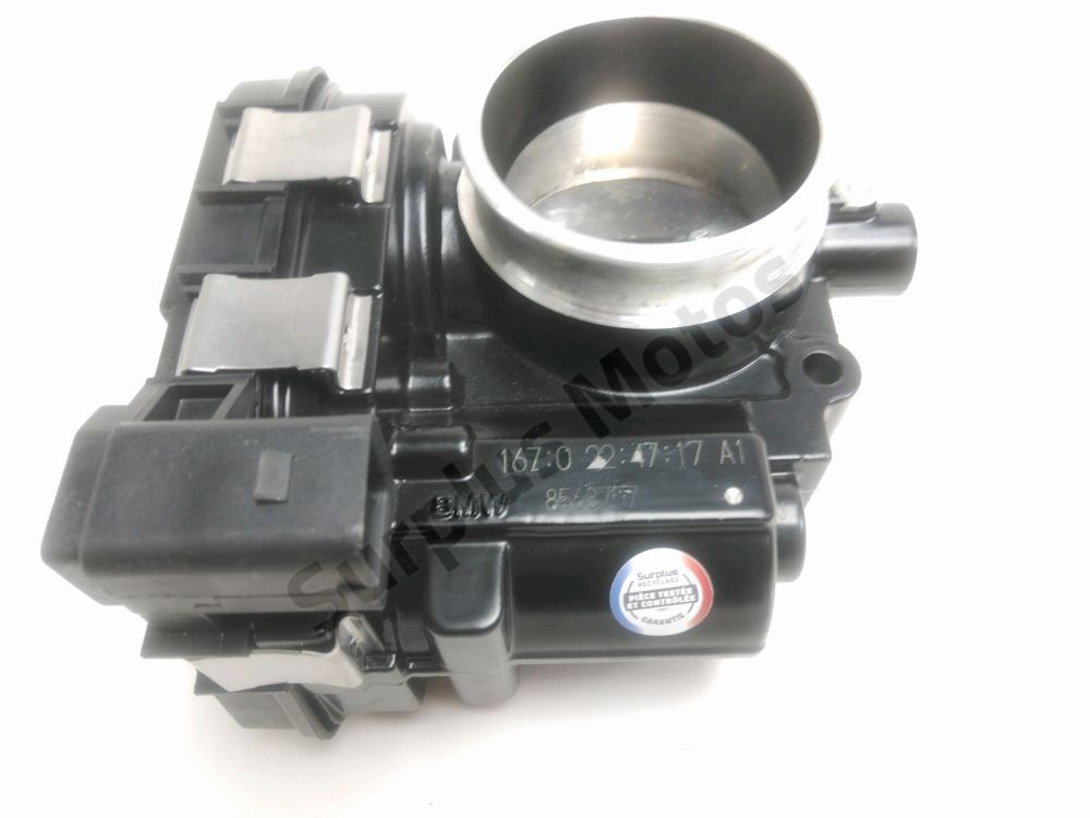 Corps d'injection droit