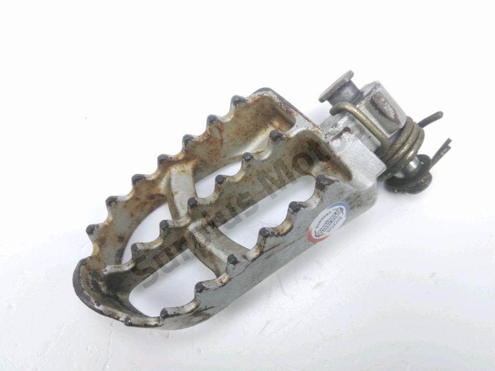 Repose pieds avant gauche