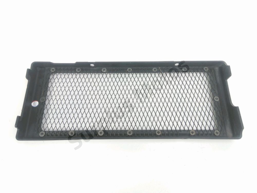 GRILLE DE RADIATEUR