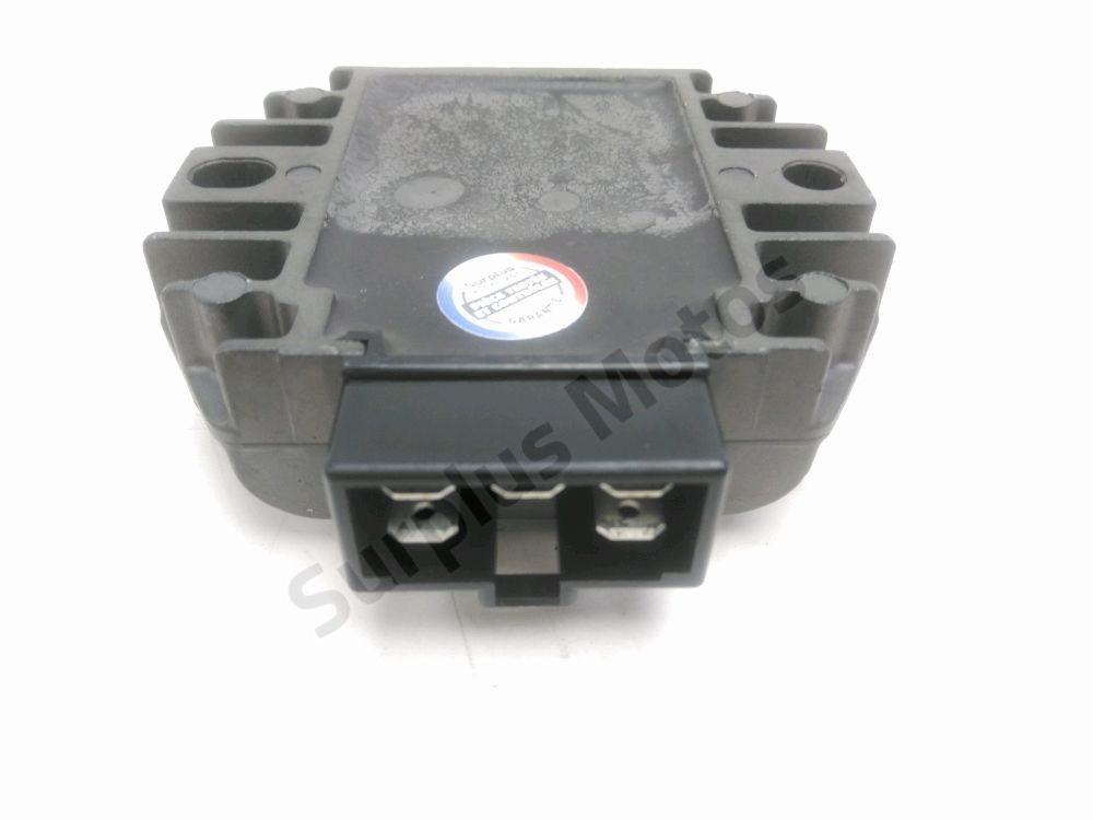 REGULATEUR DE TENSION