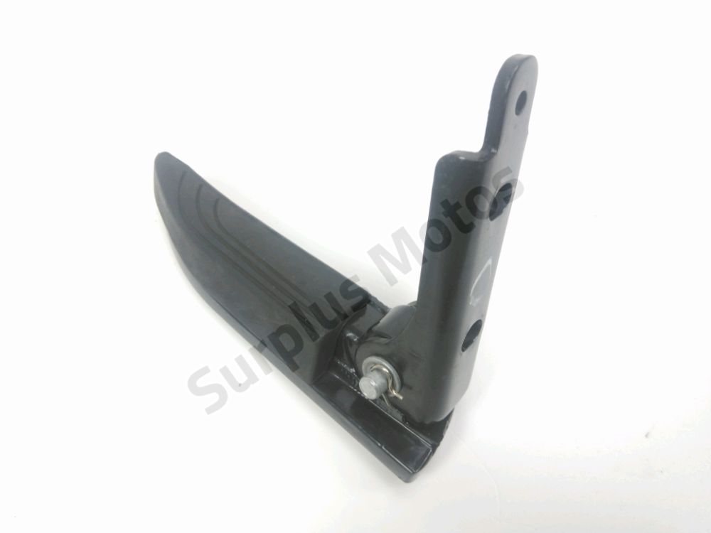 Repose pieds arriere droit