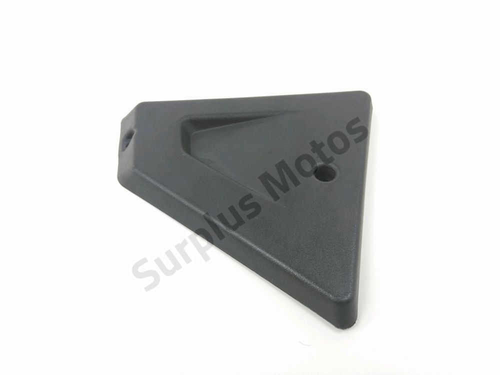 Cache lateral gauche