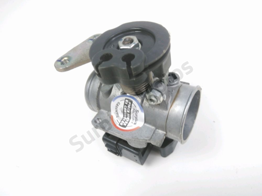 Corps d'injection droit