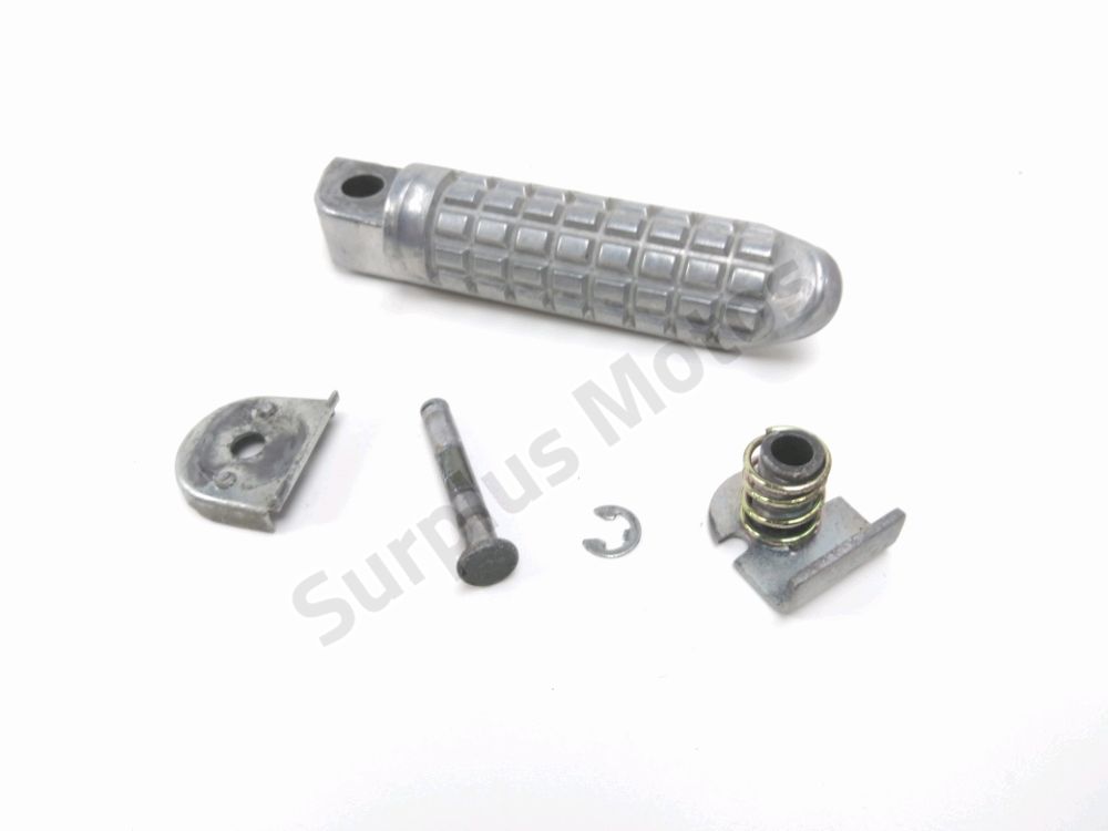 Repose pieds arriere droit