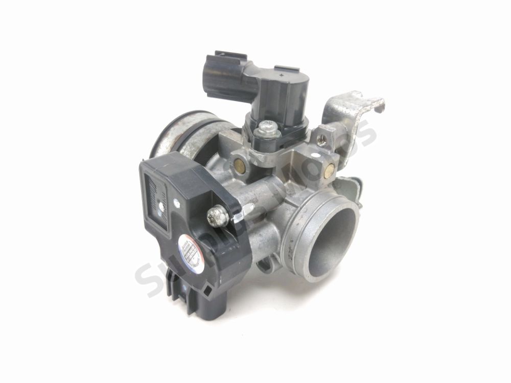 Corps d'injection droit