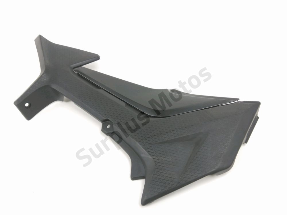 CACHE LATERAL GAUCHE