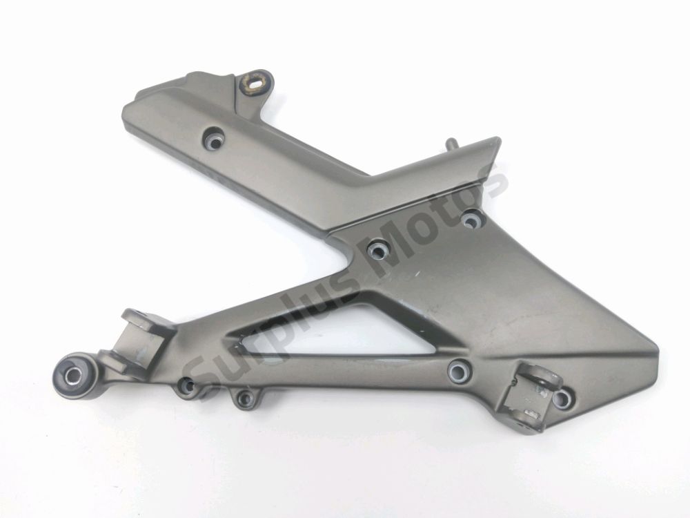 Platine avant droite