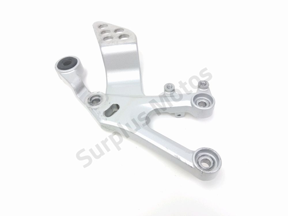 Platine avant droite