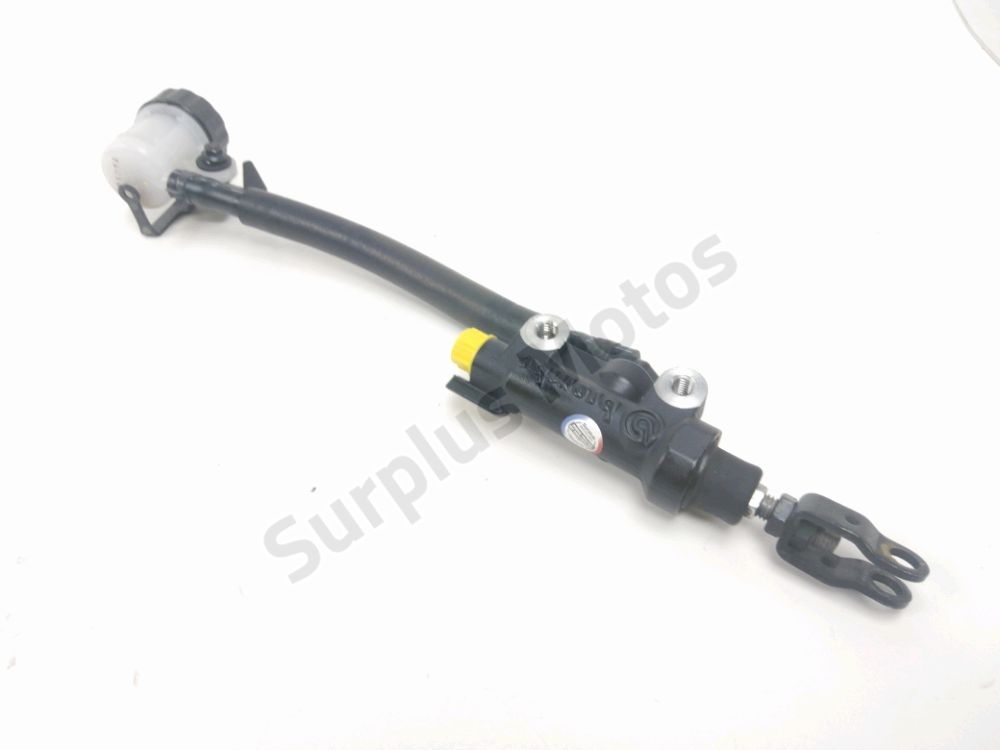 MAITRE CYLINDRE FREIN AR COMPLET