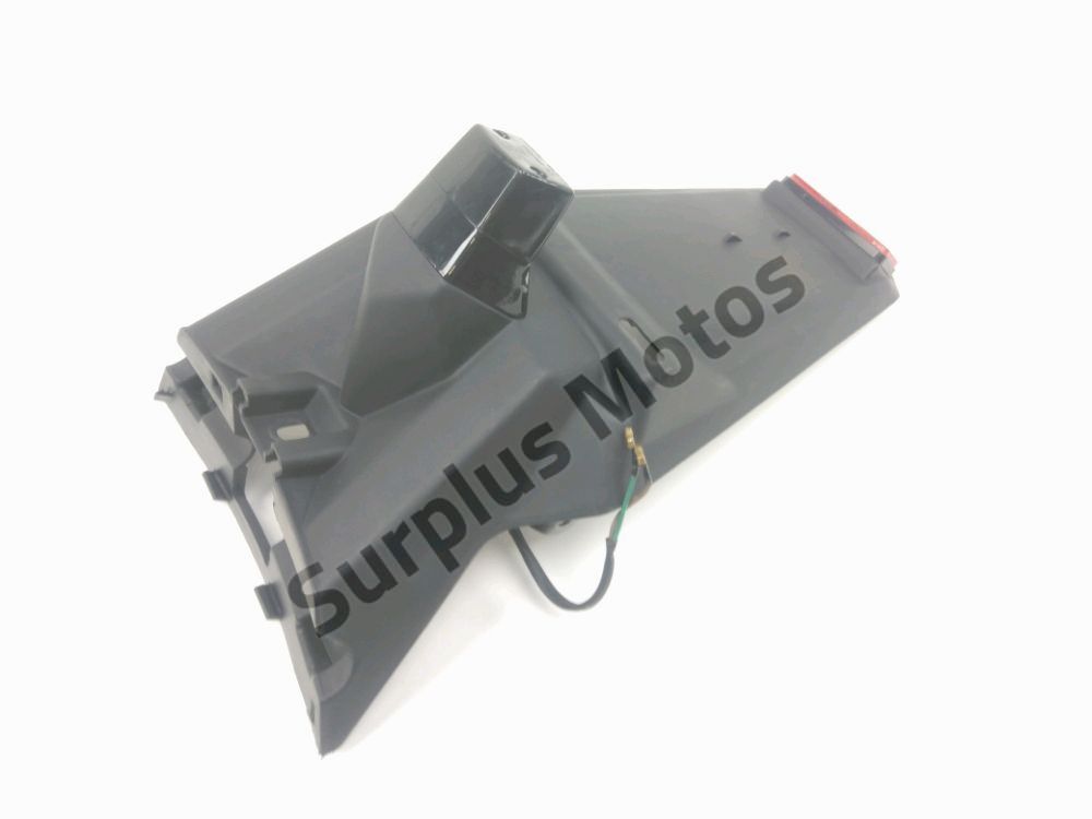 SUPPORT DE PLAQUE ET ECLAIRAGE